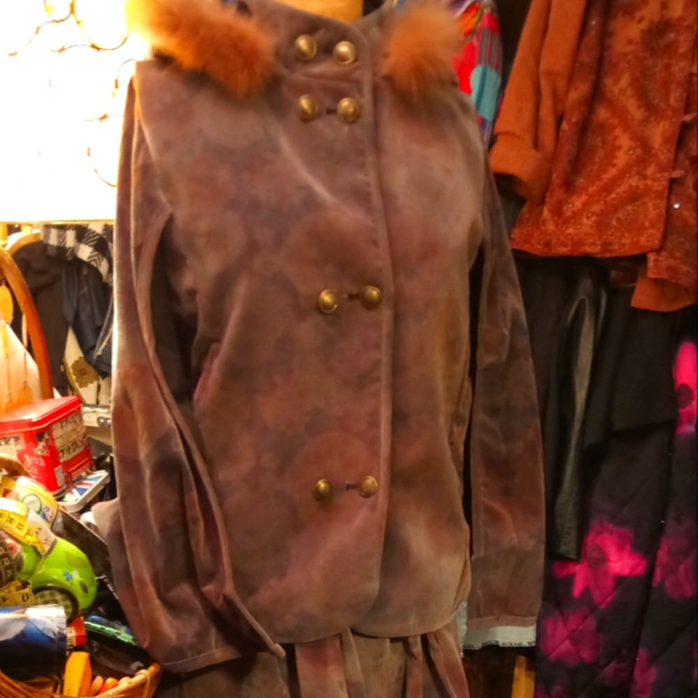 Women's Double-Breasted Jacket with Faux Fur Collar And Matching Skirt Size Medi